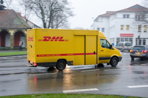 Featured image of post Dhl Truck Delivery